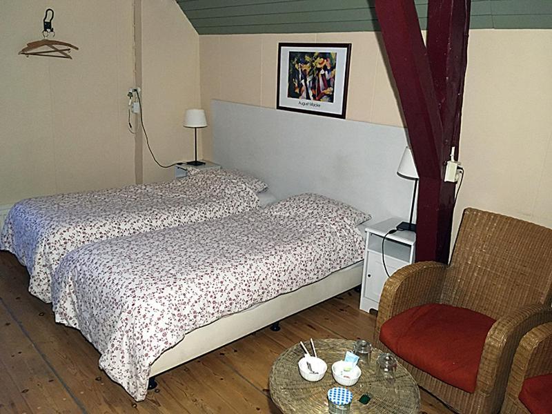 Large Twin Room with Private Bathroom,1027555090:JPEG