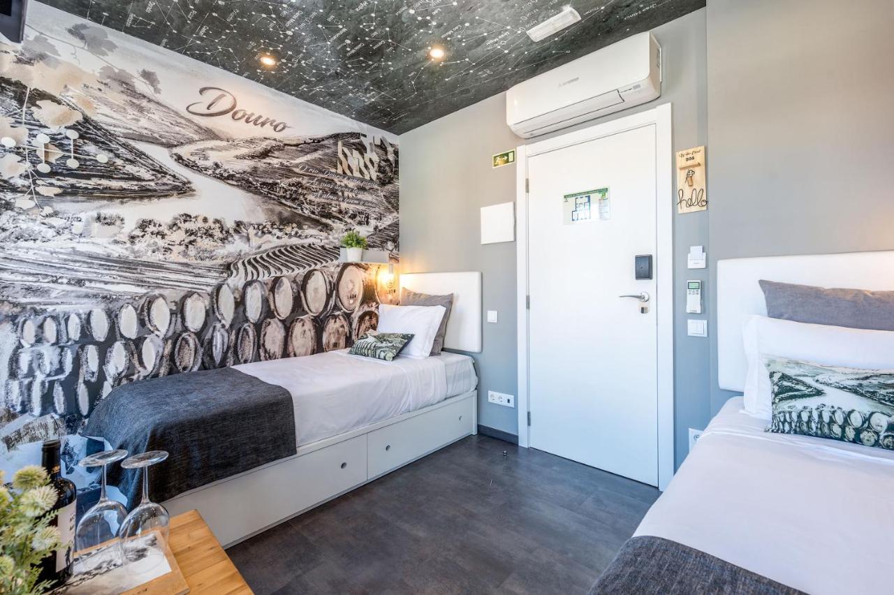 Tweepersoonskamer met 2 Aparte Bedden en Eigen Externe Badkamer