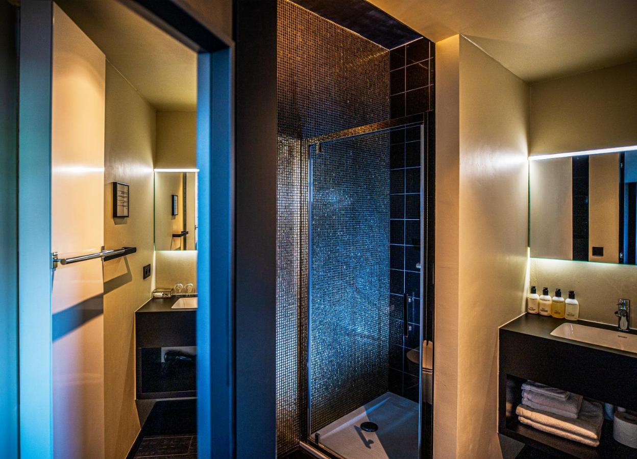 Double Room Glamrock
