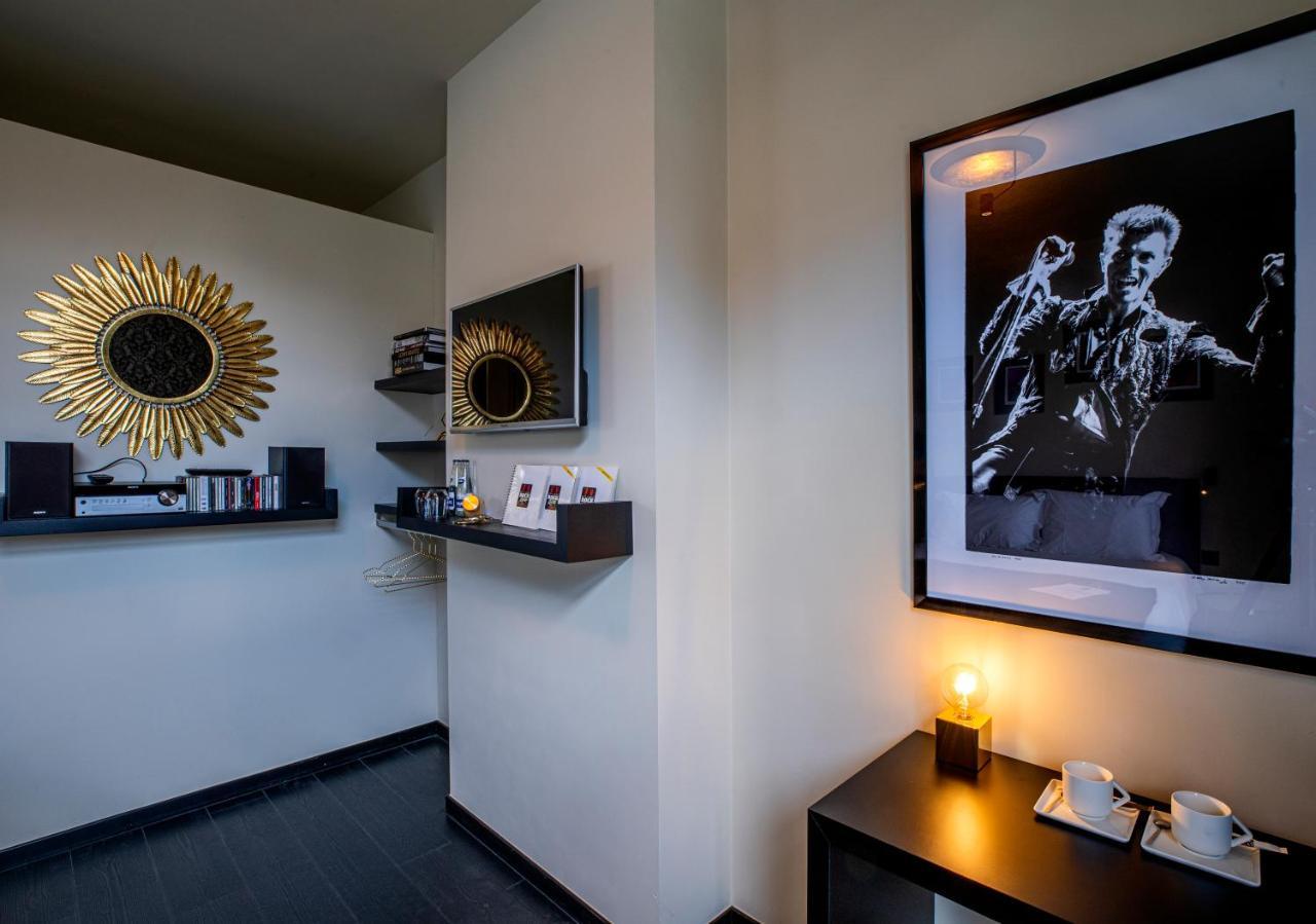 Double Room Glamrock
