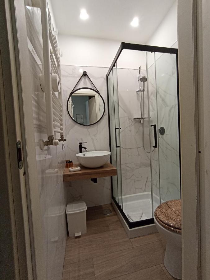 Comfort Triple Room Shower,1330968521:JPEG