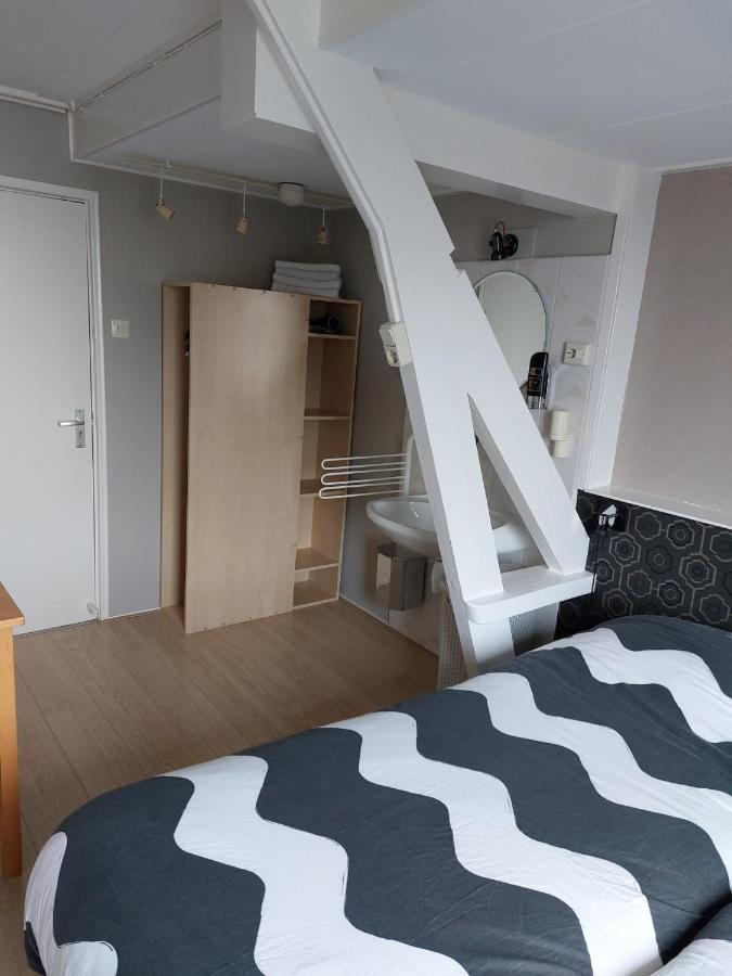 Twin Room,1349349787:JPEG