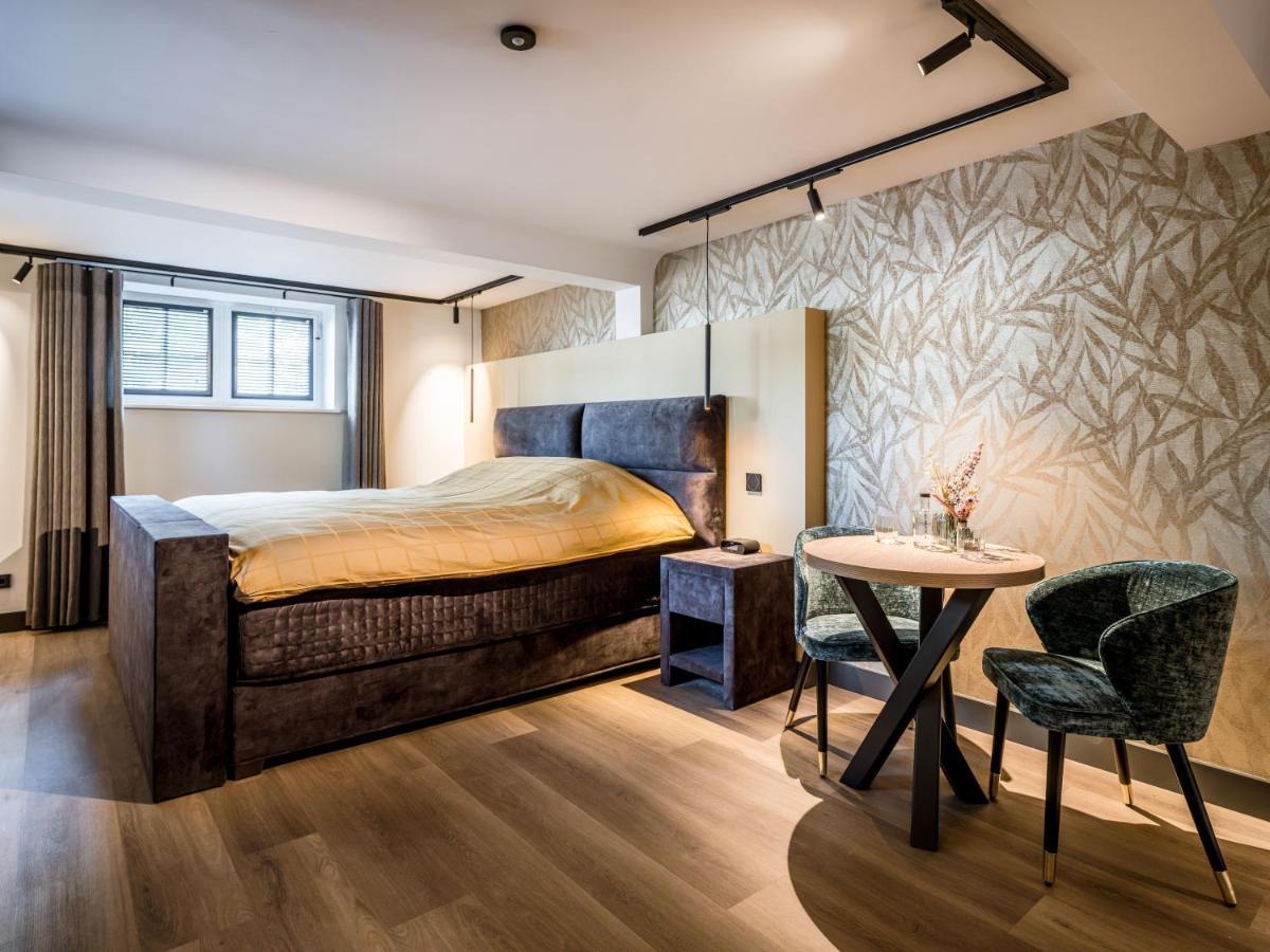 Large Double Room,1480818269:JPEG