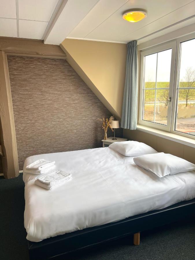 Tweepersoonskamer met 2 Aparte Bedden