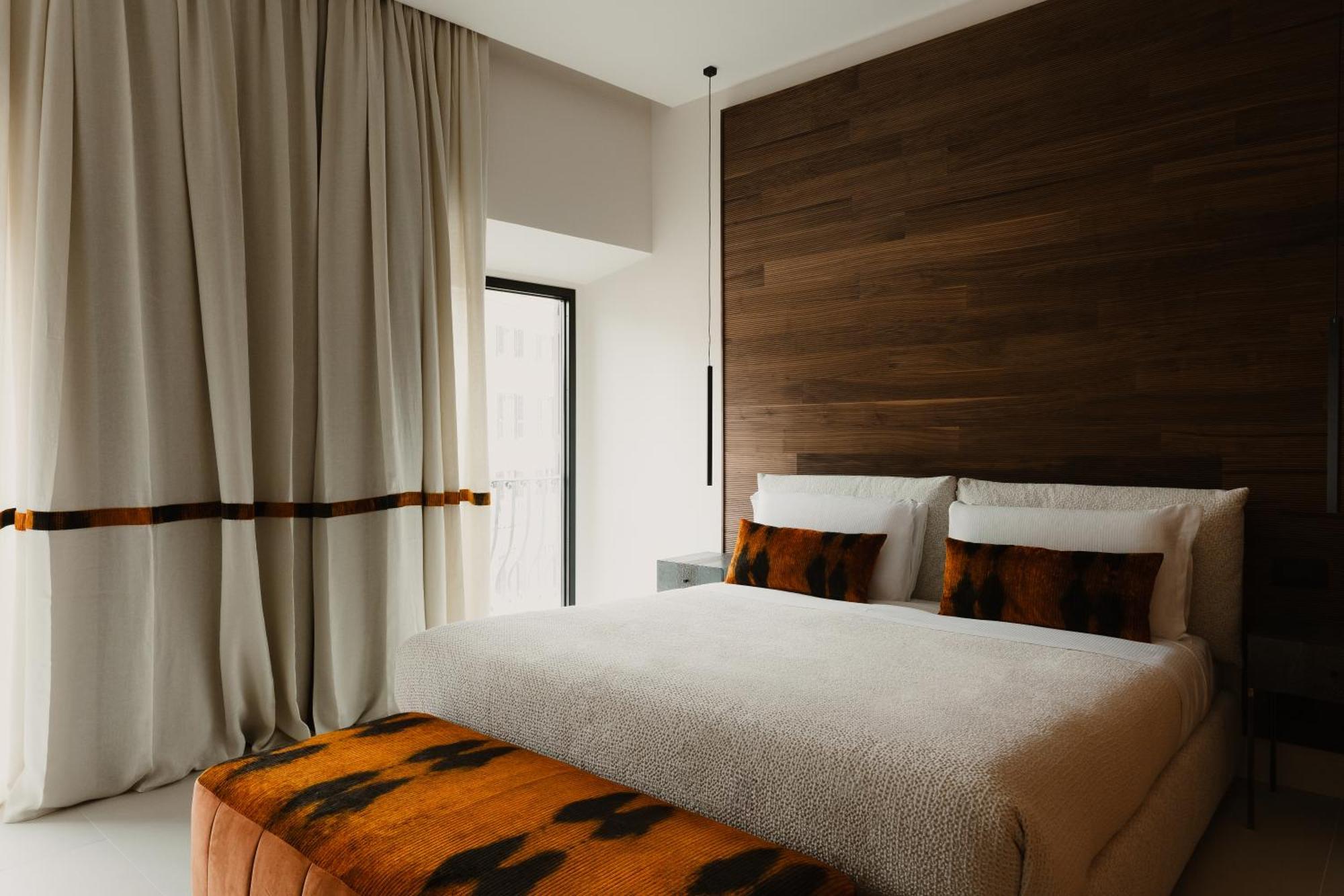 Two-Bedroom Suite - Separate Building (Piazza di Spagna, 31)
