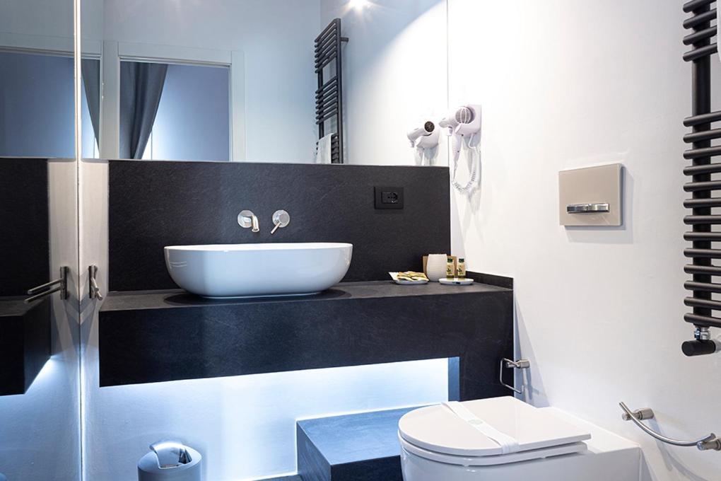 Deluxe Double or Twin Room with Private Bathroom,1532217601:JPEG