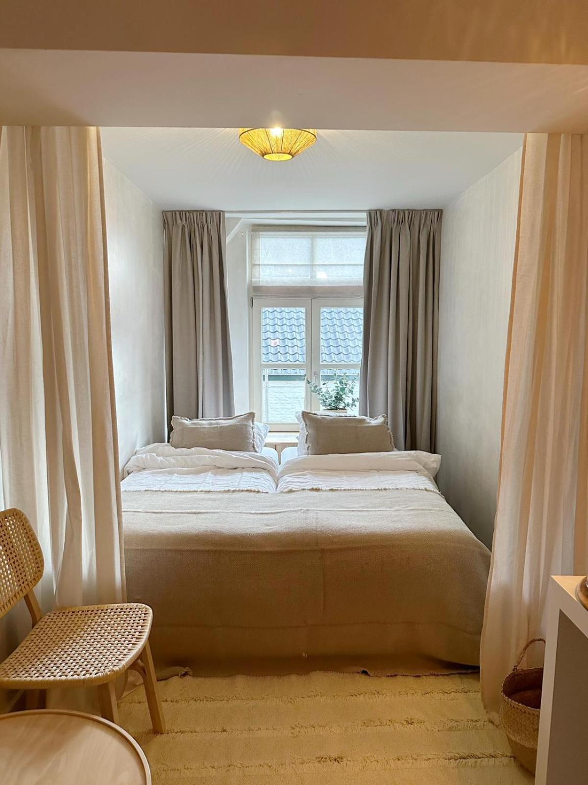 Twin Room,1542359533:JPEG