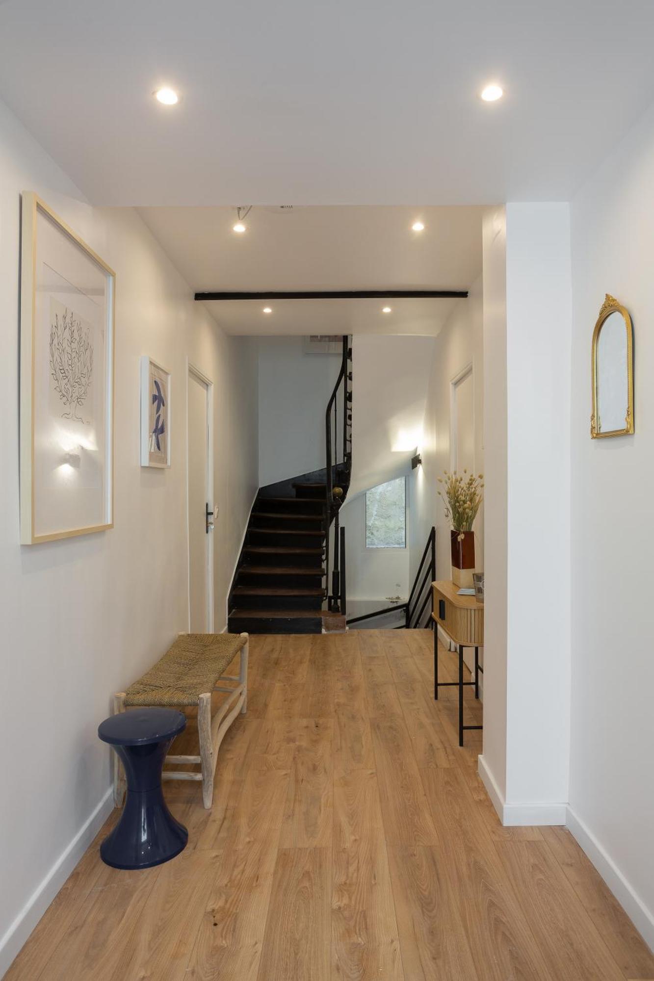 Double Room,1629824110:JPEG