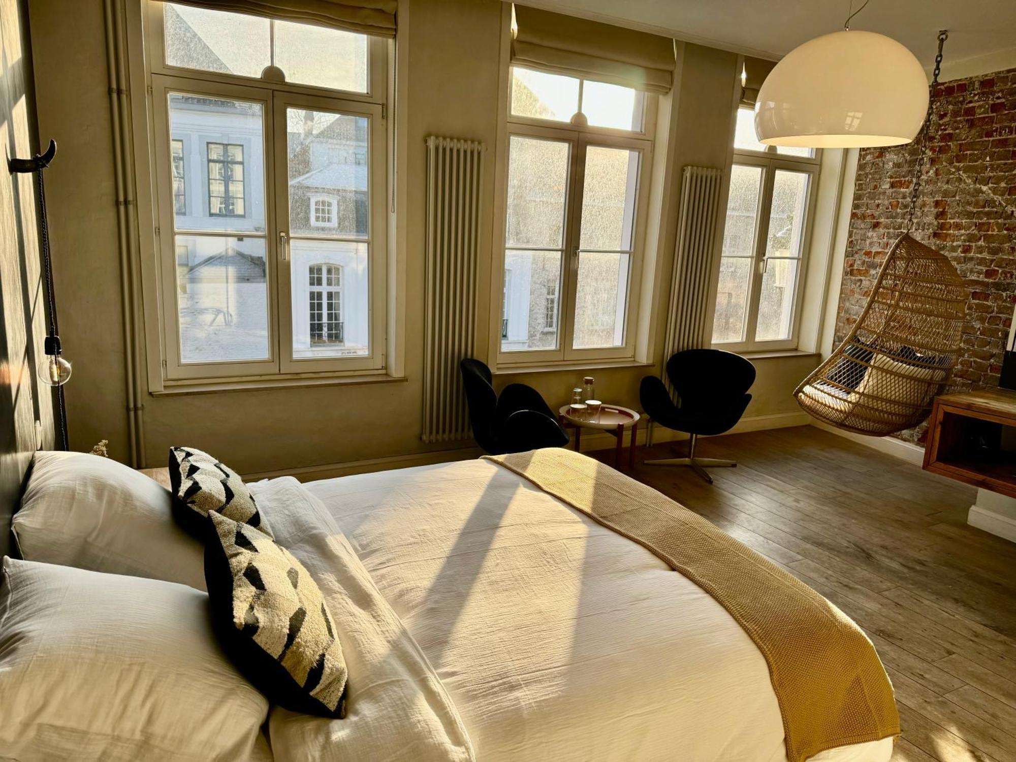 Deluxe King Room,1646267393:JPEG