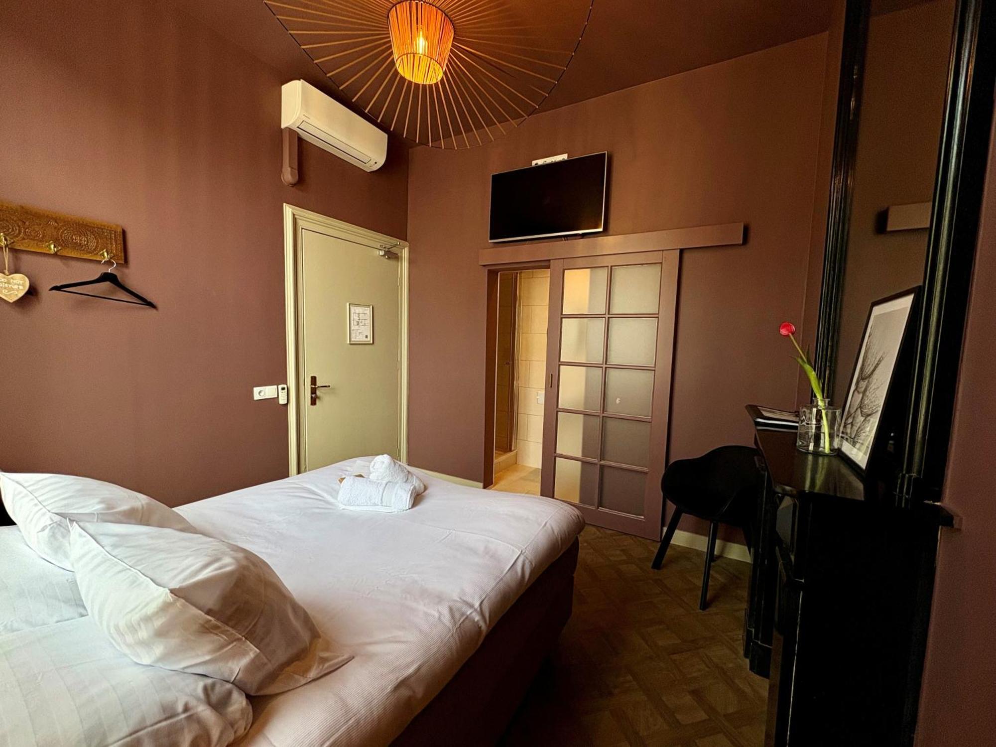 Single Room,1657175320:JPEG