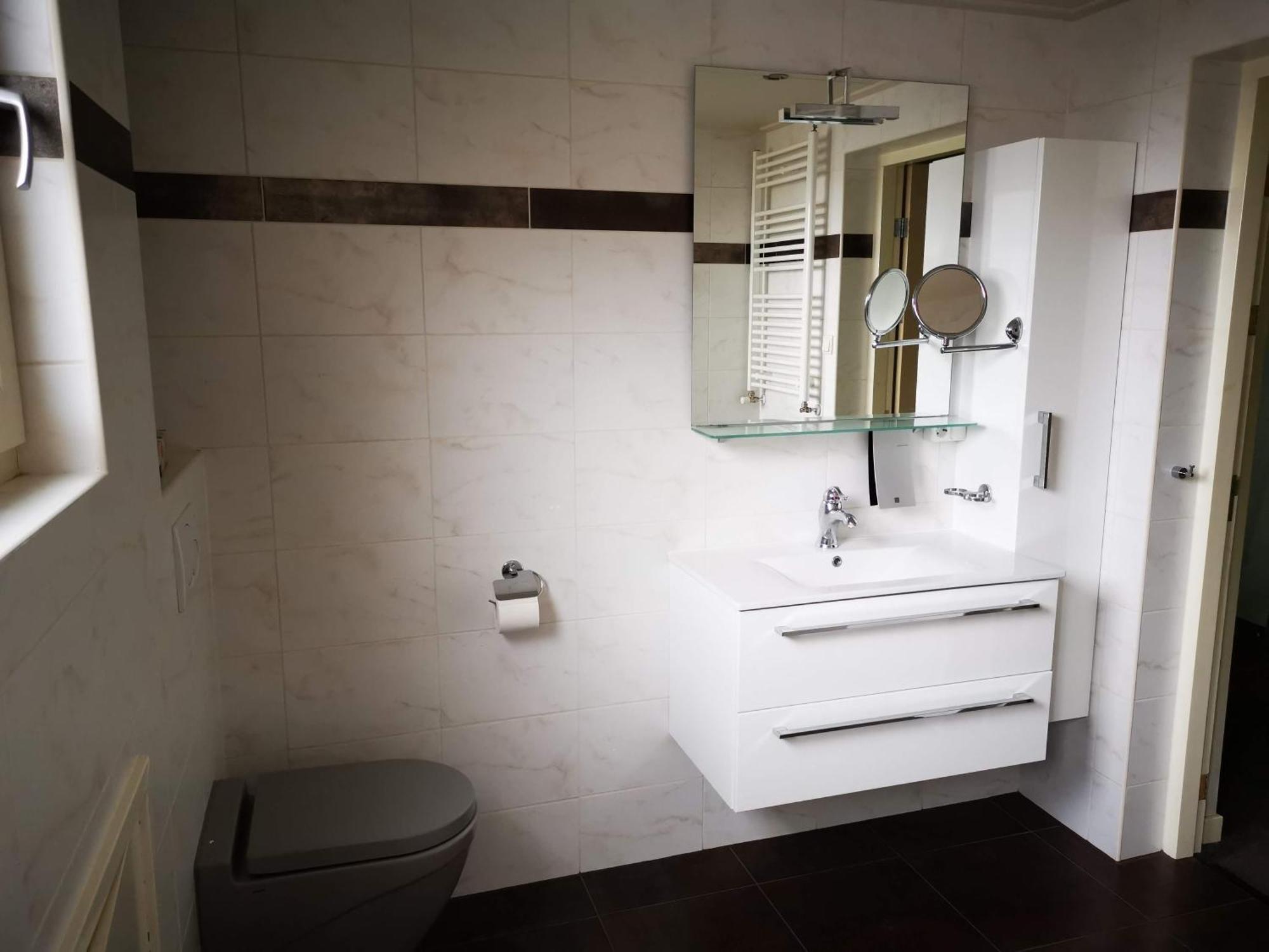 Deluxe Double or Twin Room,1660370092:JPEG