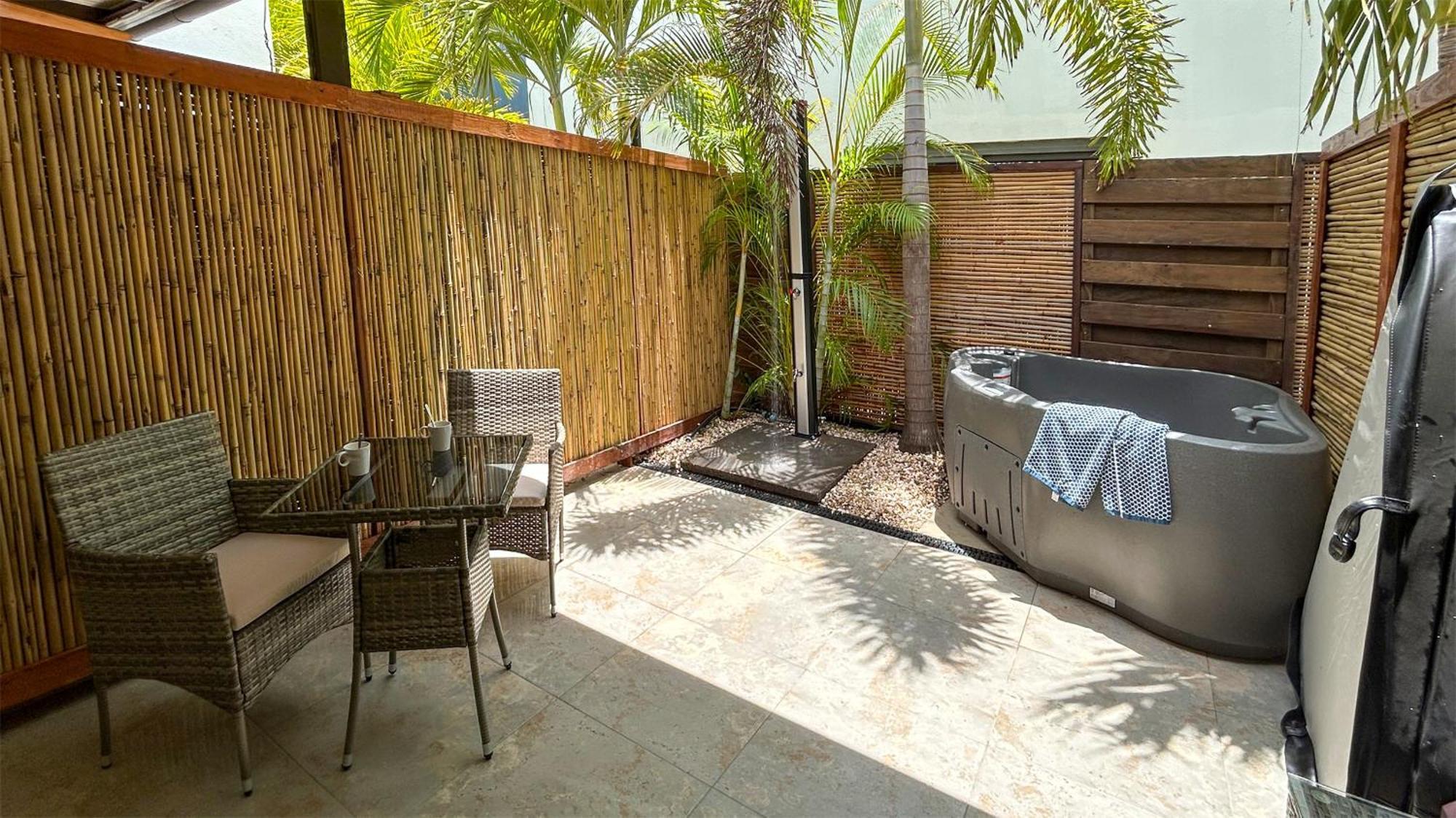 Deluxe King Room,1714112728:JPEG