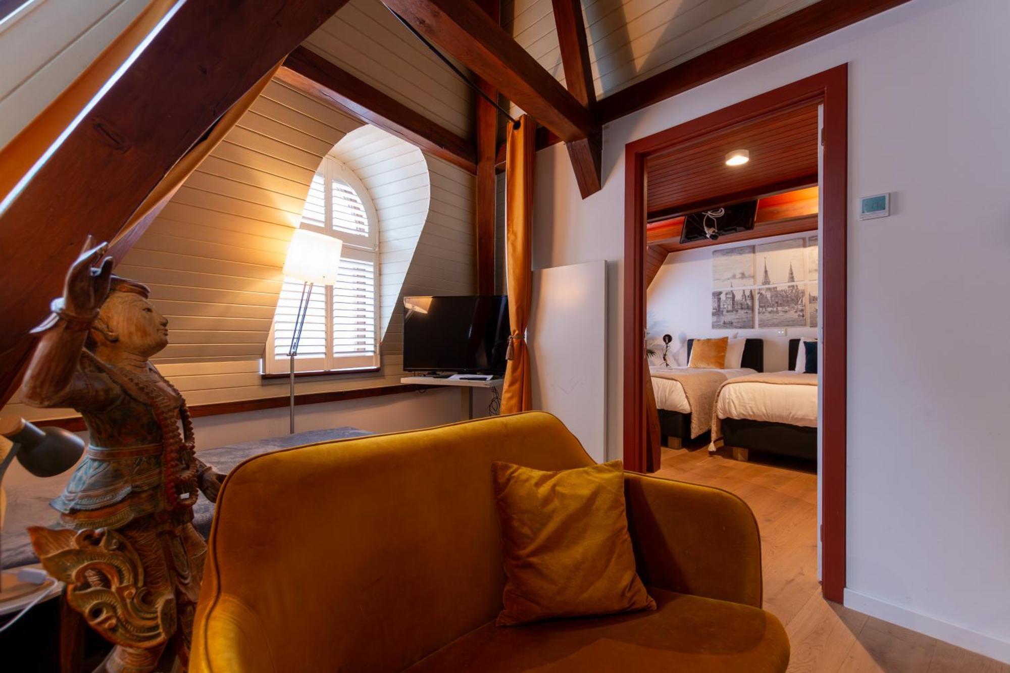 Deluxe Suite double bed or 2 single beds