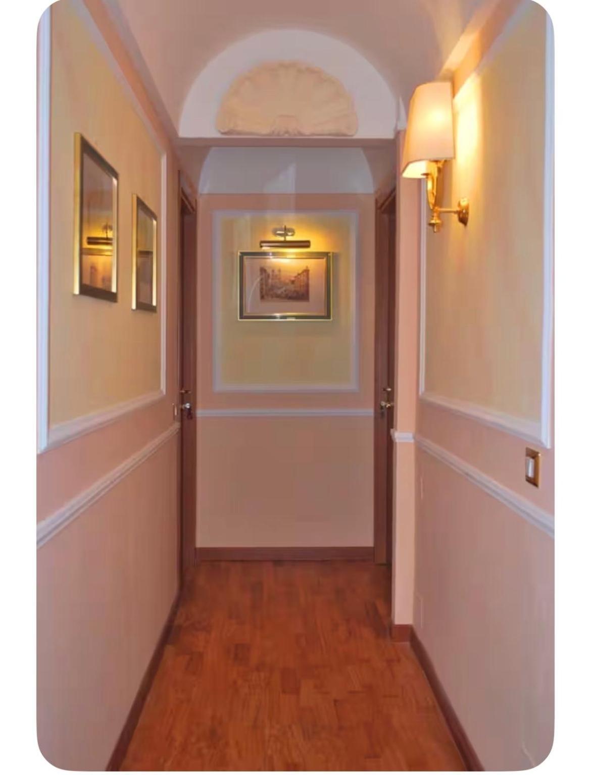 Single Room Private External Bathroom