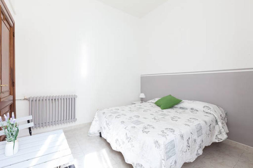 Tweepersoonskamer met Gedeelde Badkamer