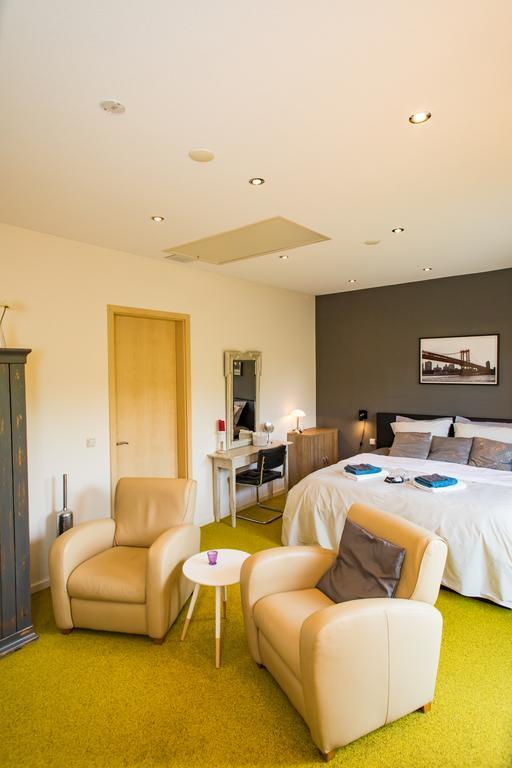 Large King Room,452135100:JPEG