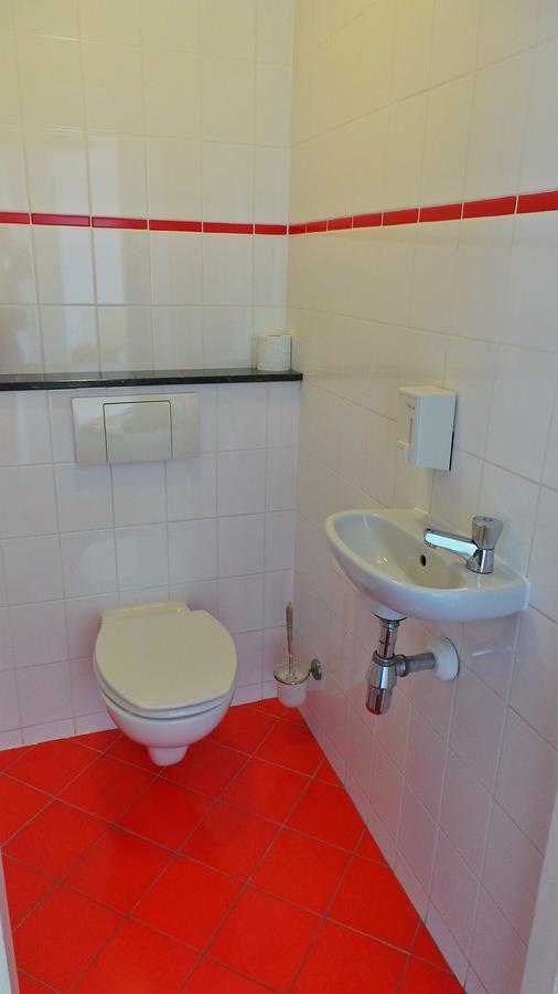 Eenpersoonskamer met Gedeelde Badkamer en Toilet