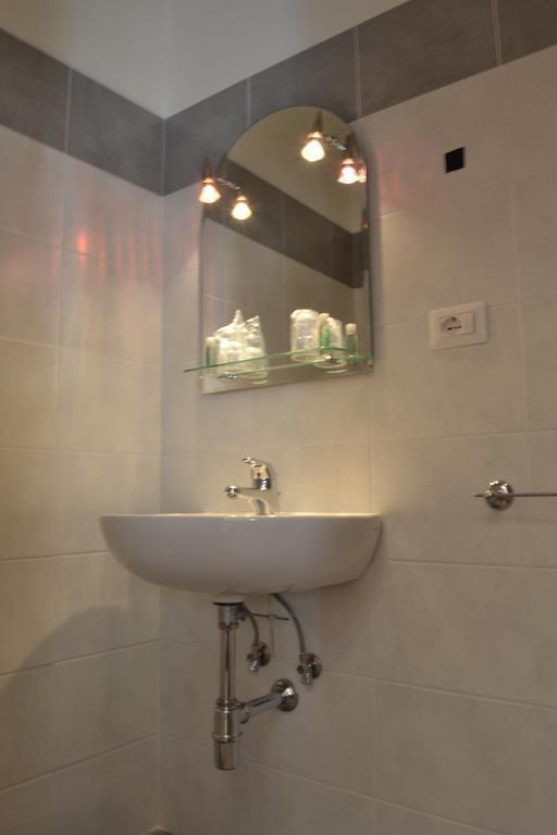Driepersoonskamer met Eigen Badkamer
