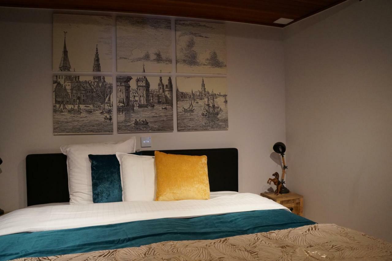Deluxe Suite double bed or 2 single beds