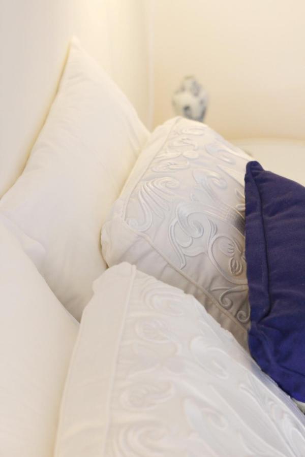 Standard Double Room with Shared Bathroom,933307054:JPEG