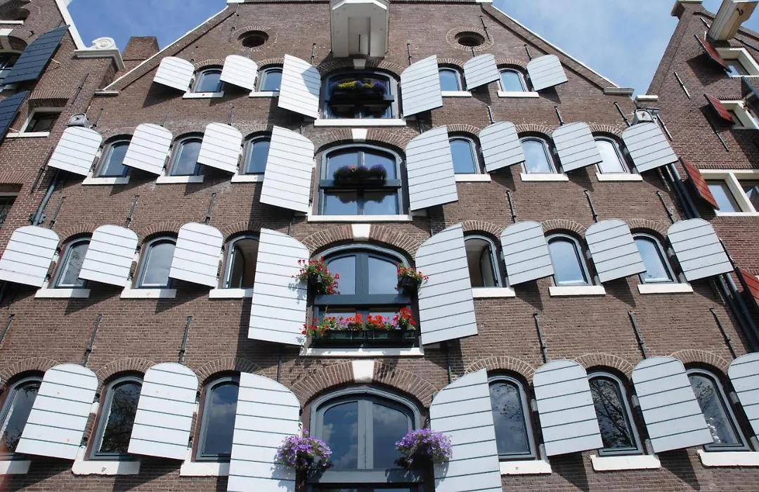 Hip & Stylish Apartment In Center, Near Trainstation, 15 Min Walk-1
