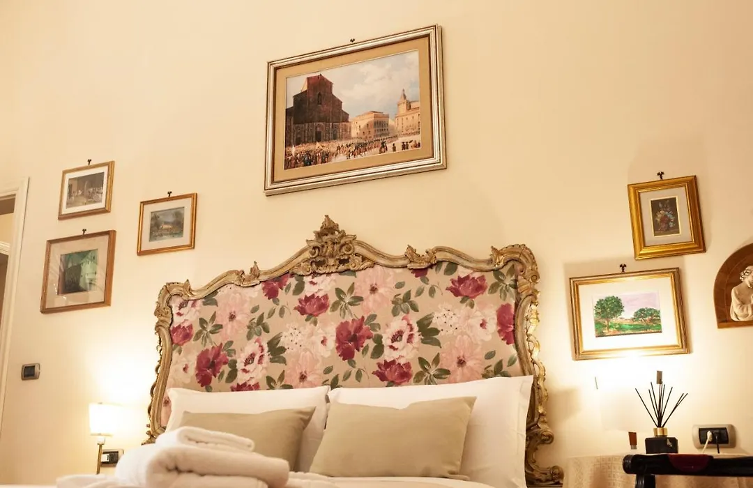 Gran Suite Piazza Maggiore - T&T Communications-1