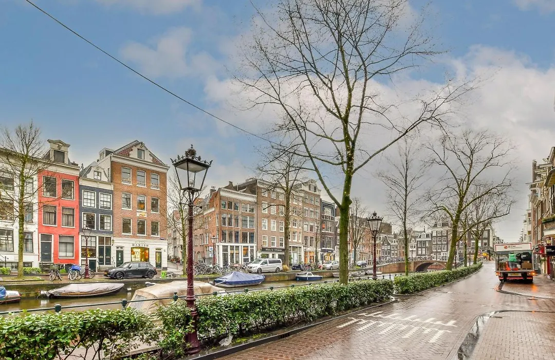 Spiegelgracht Apartments With Canal View-1