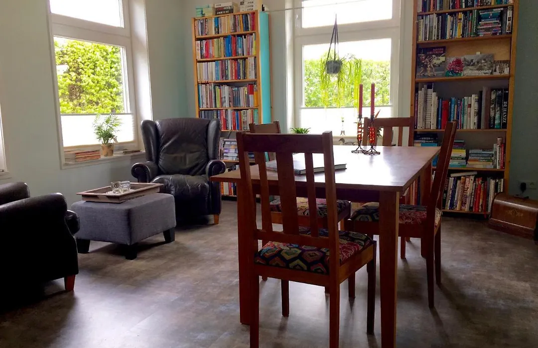 Lowlander Bnb-1