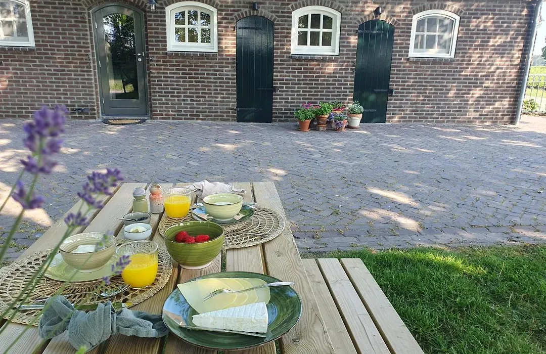 B&B De NieuwenHof 'De Tuinkamer'-1