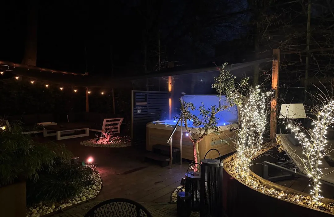 Berg en Bos Suite met luxe jacuzzi-1