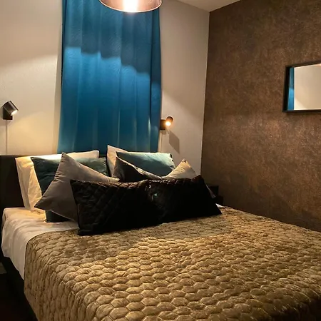 B&B By The C-3