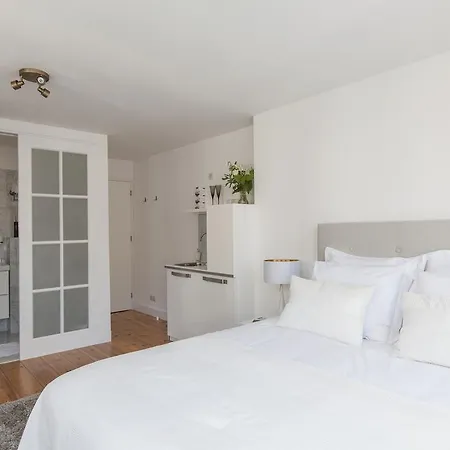 Jordaan Suite bed&bubbles-2