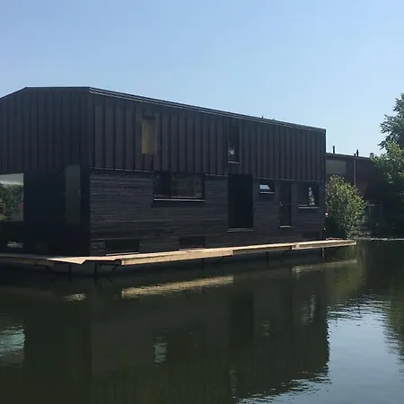T Kan Verkeren - Houseboat-3
