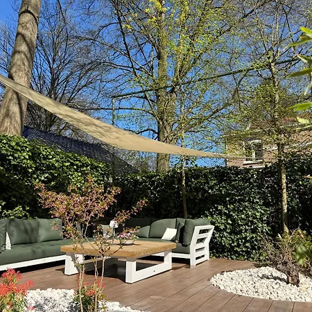 Berg en Bos Suite met luxe jacuzzi-3