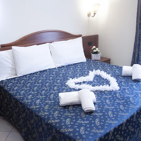 Caroline Suite-3