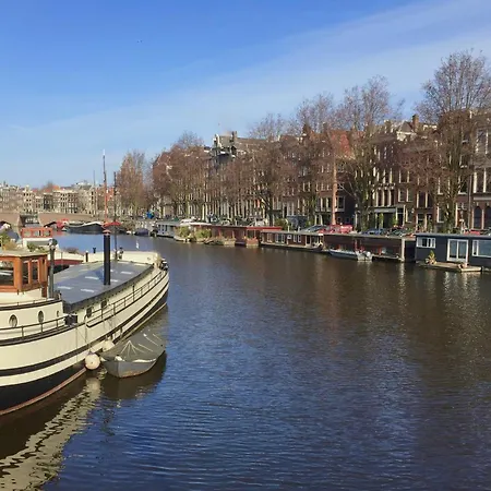 Top-Notch Space Along Canal In Historic Centre-3