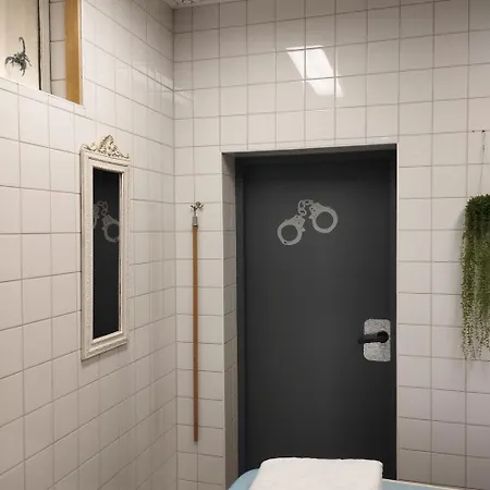 Voormalige Gevangenis Cel bij B&B Gezond aan Zee - Toegang Wellnesstuin meerprijs-2