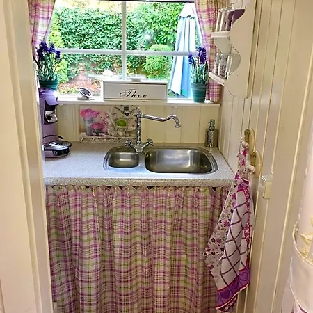 B&B Het Tuinhuisje-3