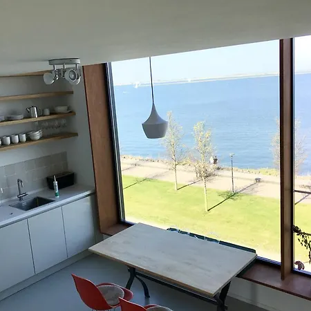 Lake View Apartment Amsterdam-2
