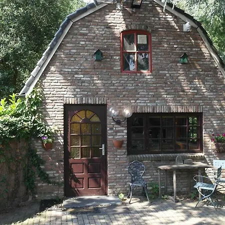 Art, Bed & Breakfast-3