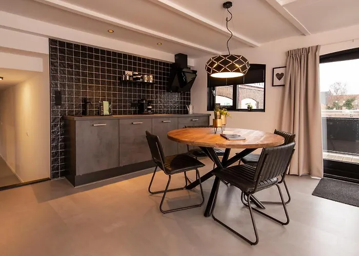 B&B Pakhuis de Branderij stadsappartementen Meppel