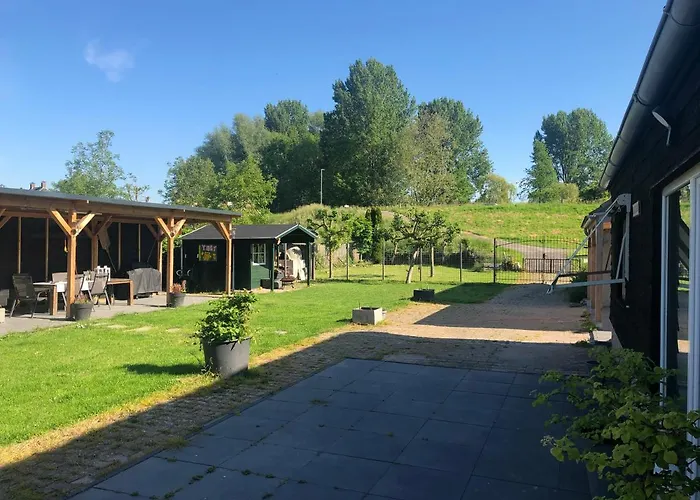 De Oude Schuur Bed and Breakfast Zaltbommel