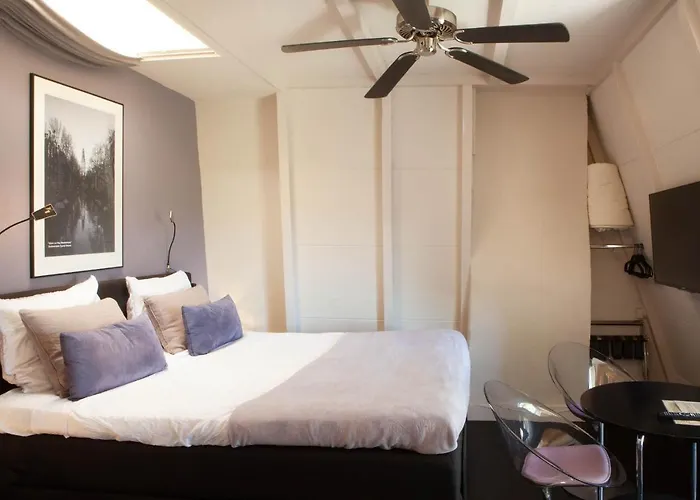 Zwanestein Canal House Amsterdam