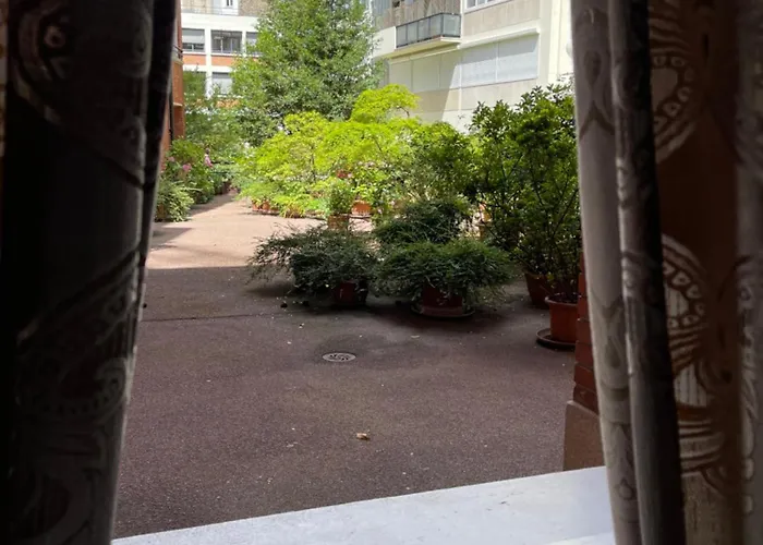 Tour Montparnasse Bed and Breakfast Parijs