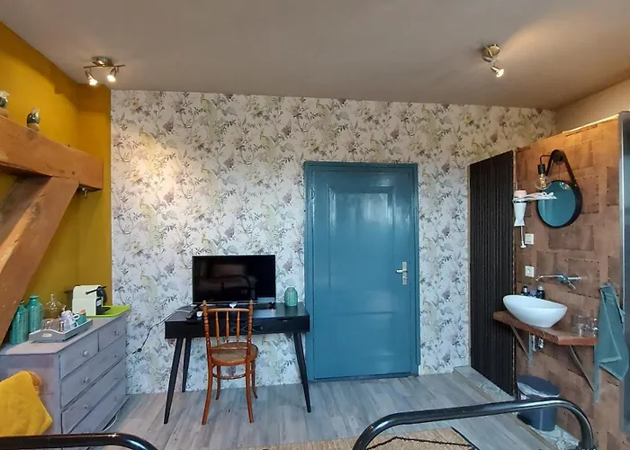 Theetuin Onder de Pannen Bed and Breakfast Lekkerkerk