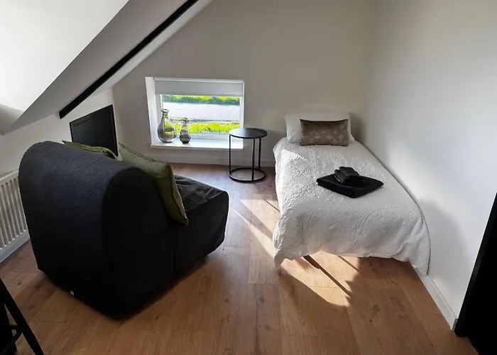 Pait'S Laand Bed & Breakfast Overschild