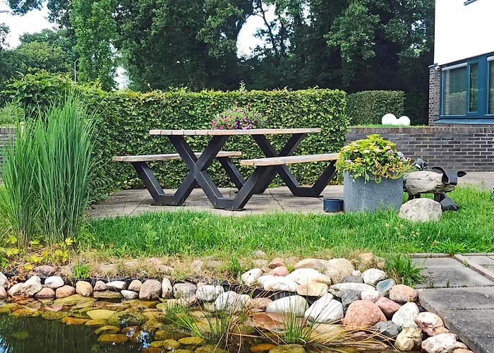 BEDbijPET Bed and Breakfast Emmen