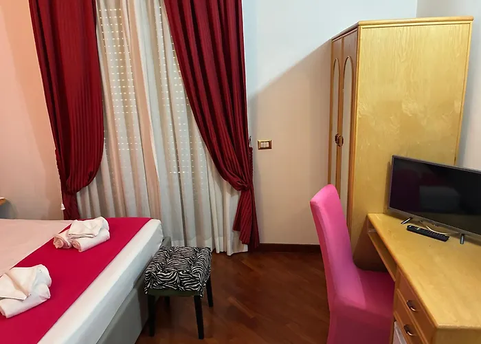 Rifugio Di Roma - Upon Metro B, A-C, Pvt Terrace, Pvt Bathroom