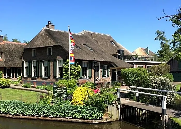 Bed&Bike De Hofstee Bed and Breakfast Giethoorn