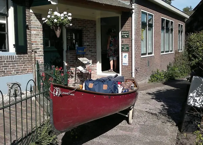 Bed&Bike De Hofstee Bed and Breakfast Giethoorn